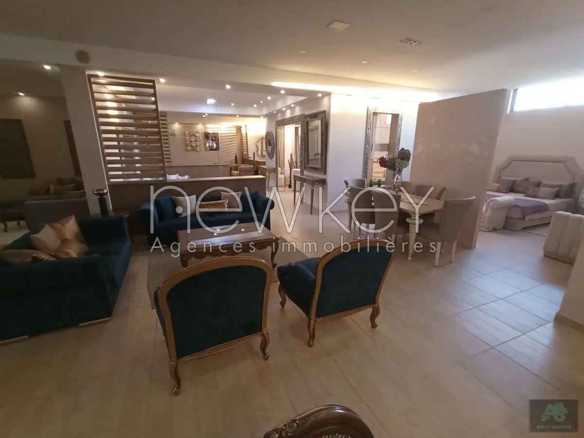 Fonds de commerce à vendre sur l'artère principale de La Soukra