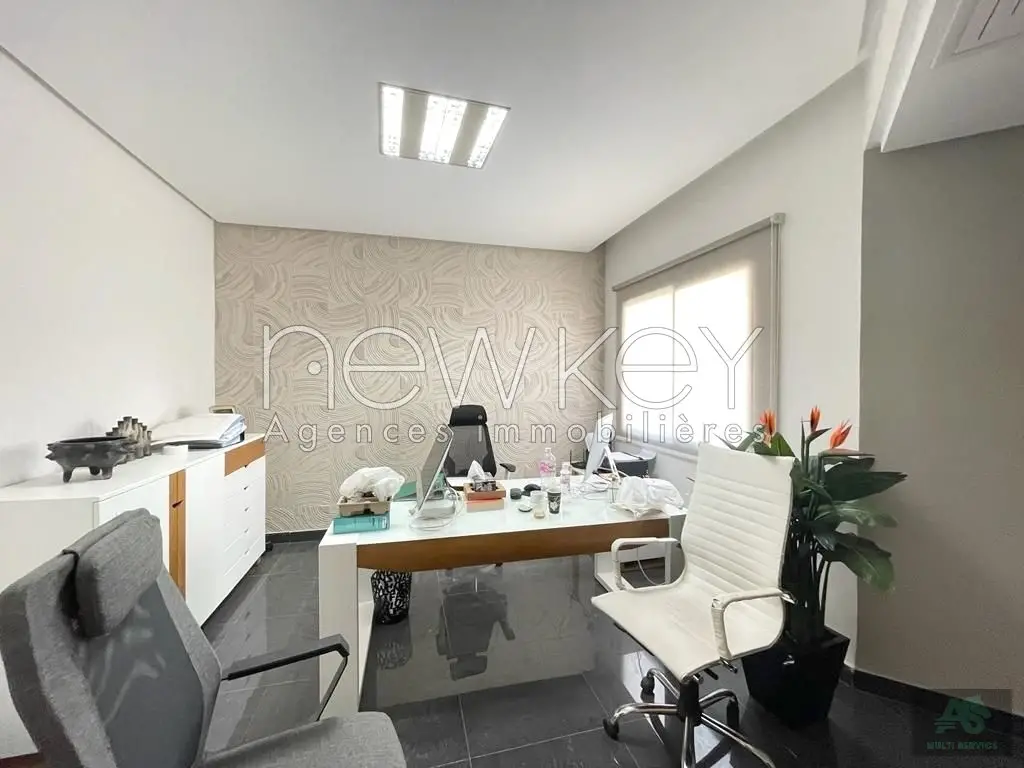 Bureau A2 a louer aux Berges du Lac 2