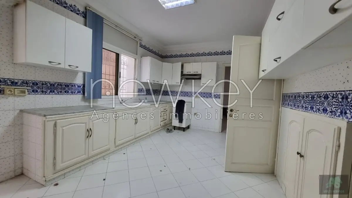 Villa s+4 à Gammarth