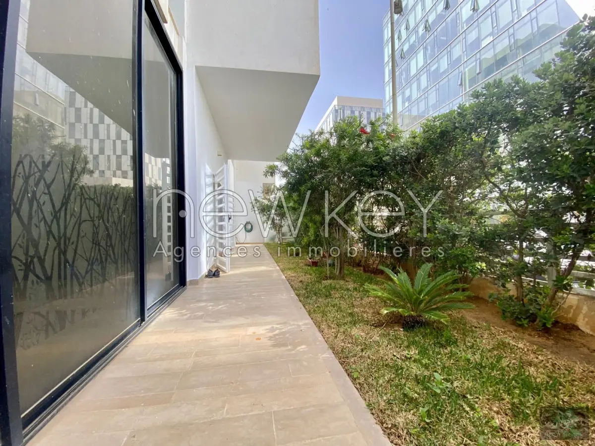 Appartement S3 avec piscine et jardin à louer au lac 2