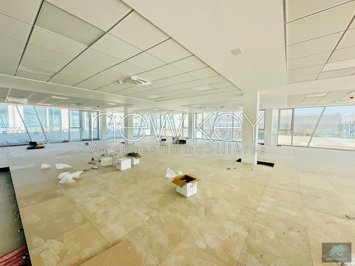 Immeuble Bureautique de 3900m² à louer au Lac 2