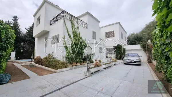A vendre villa au coeur de la marsa