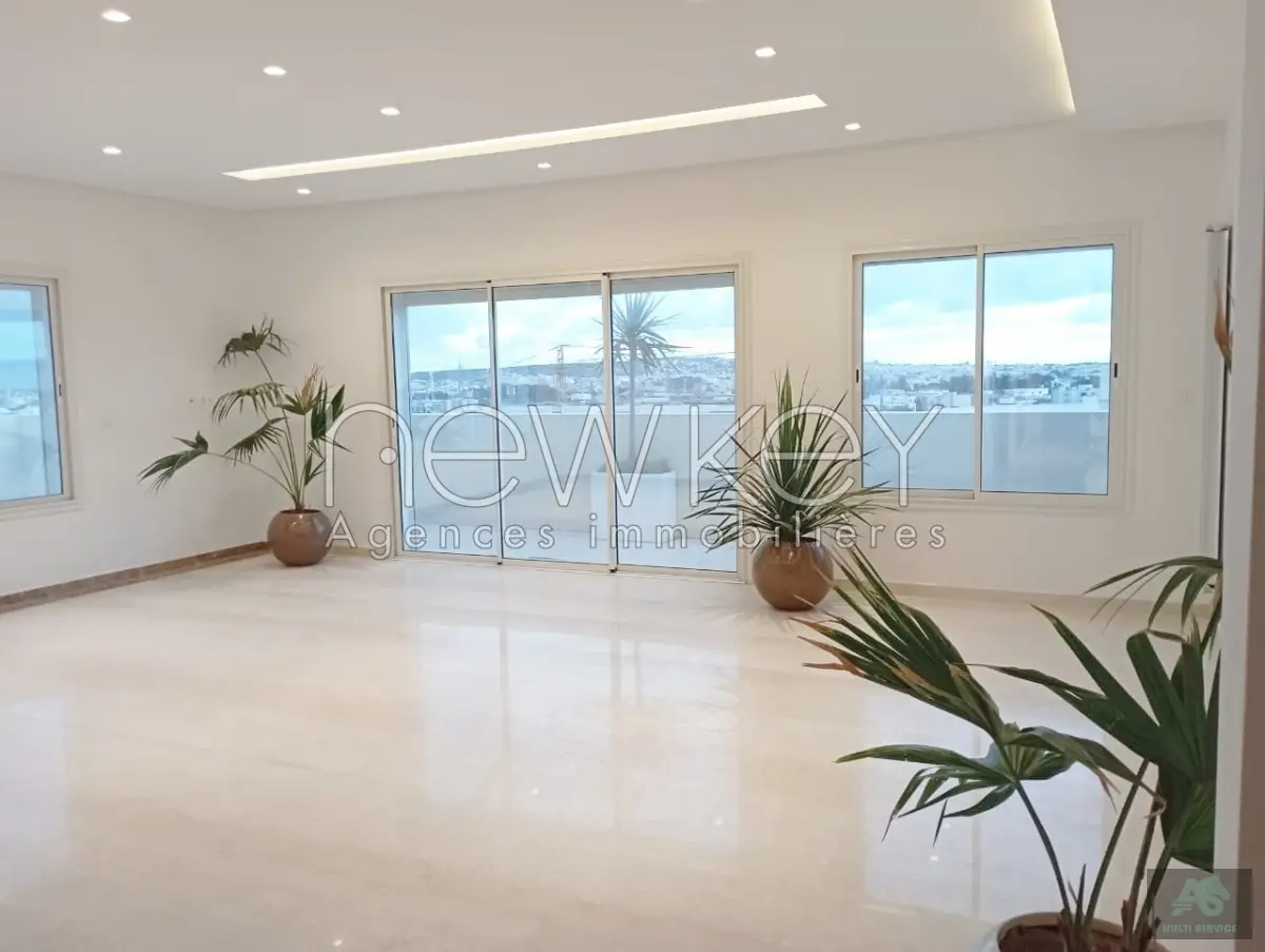 Appartement S+4 Neuf à vendre aux Jardins de Carthage