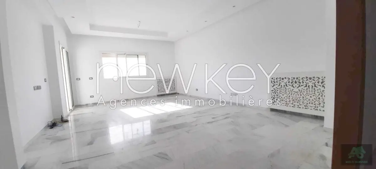 Appartement S3 avec chambre de service à louer aux jardins de Carthage