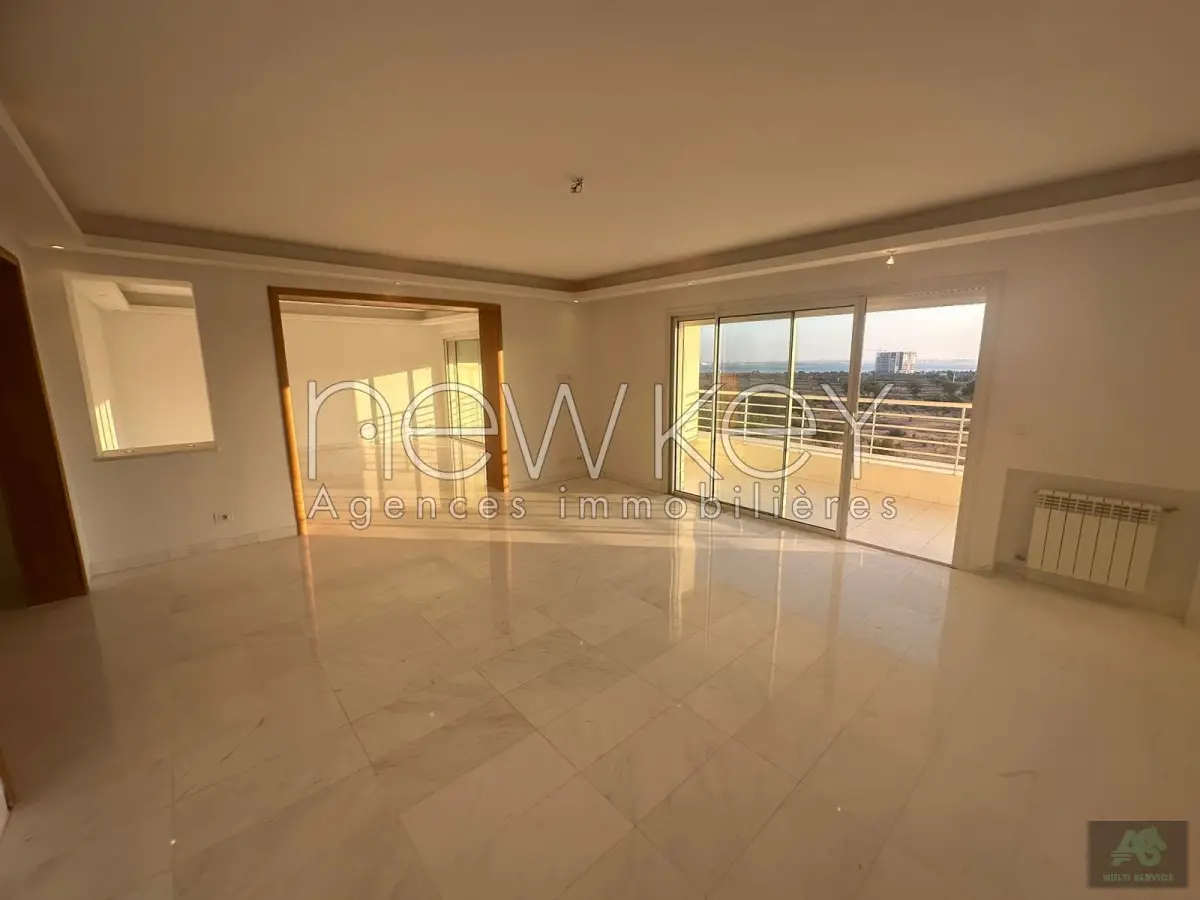 Appartement S3 avec terrasse vue dégagée à vendre aux Jardins de Carthage