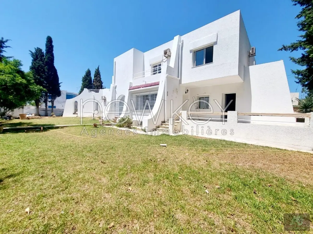 Villa S+4 à Sidi Bou Said