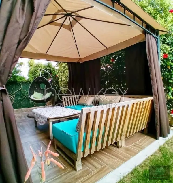 Un Appartement S+4 avec jardin à vendre à L'Aouina