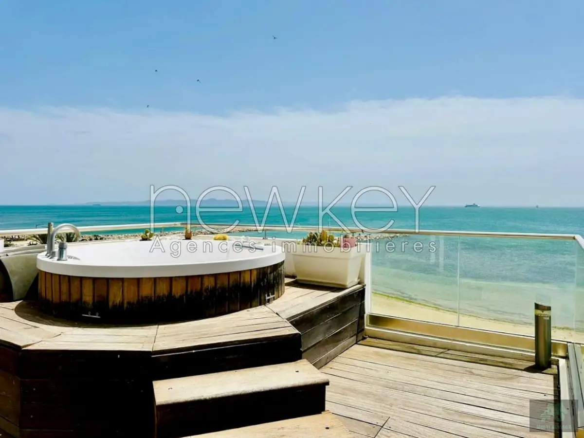 Appartement S+2 luxueusement meublé à la Goulette