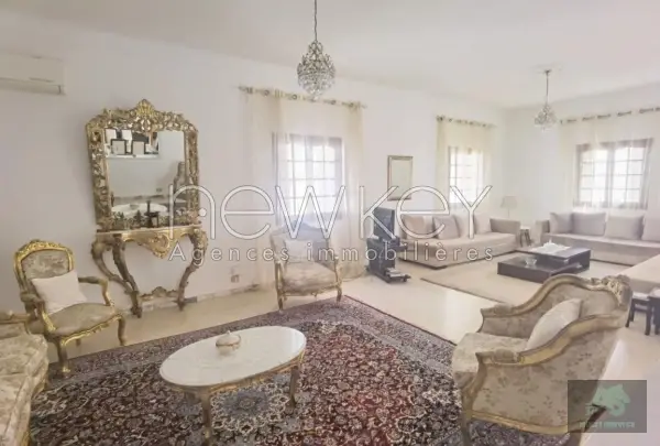 villa de 240m² sur un terrain de 1050m²