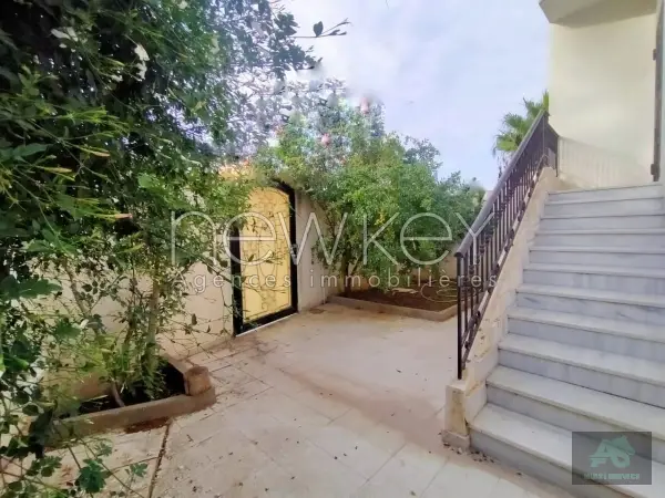 Etage de villa S3 à louer aux Jardins de Carthage