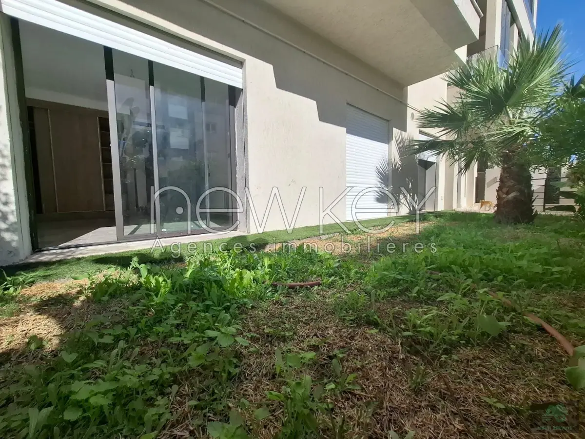 Un Appartement S+2 avec jardin à louer à Ain Zaghouan Nord